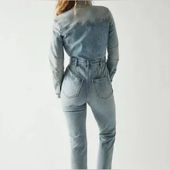 We The Free CRVY Scandalous Coverall Denim Jumpsuit Light Wash Sz 28 NWT - Picture 7 of 12